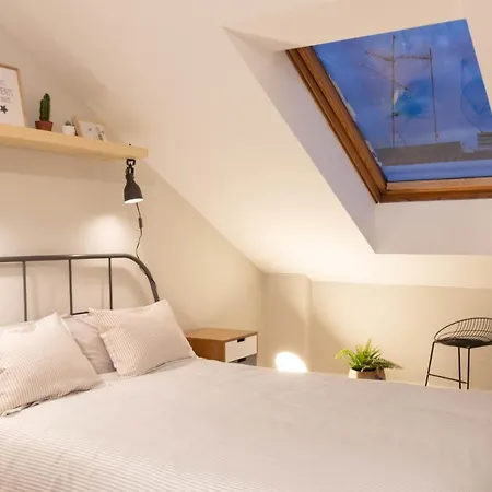 La Plaza-atico 아파트