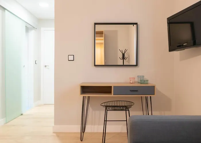 Apartment La Plaza-atico *